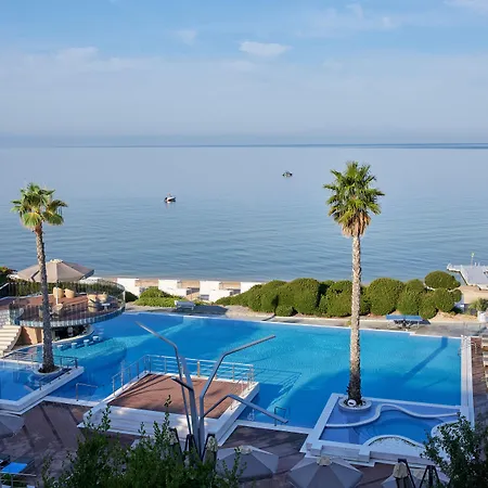 Pomegranate Wellness 5*