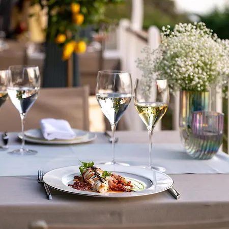 Pomegranate Wellness 5*